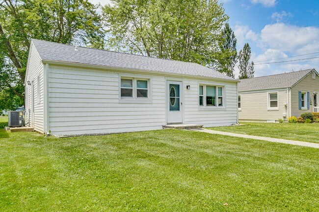 Building Photo - 25 Biscayne Blvd