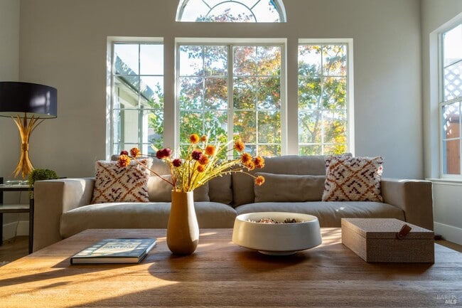 Building Photo - 517 Leafhaven Ln