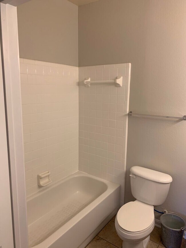 Building Photo - Longleaf Villas