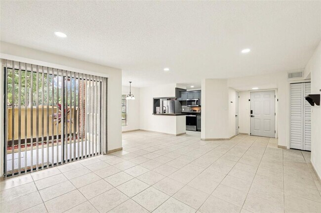 Building Photo - 8724 Mallard Reserve Dr