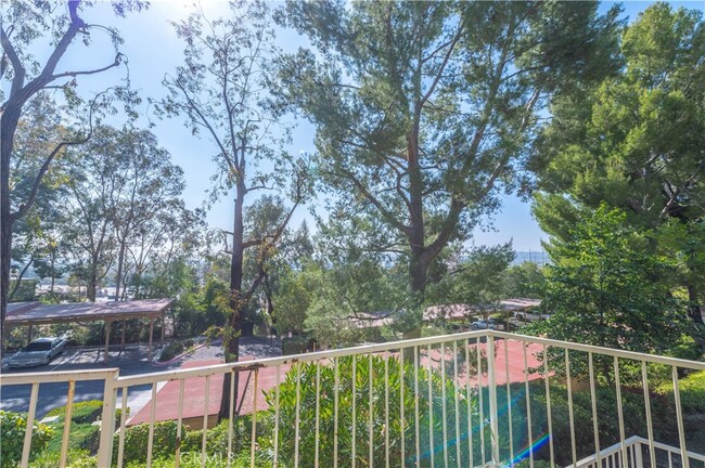 Building Photo - 22757 Lakeway Dr