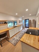 Building Photo - 380 Box Canyon Rd