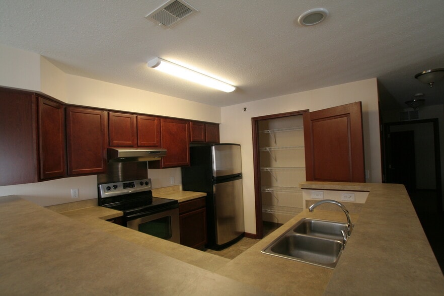 Building Photo - 306 Beeline Rd