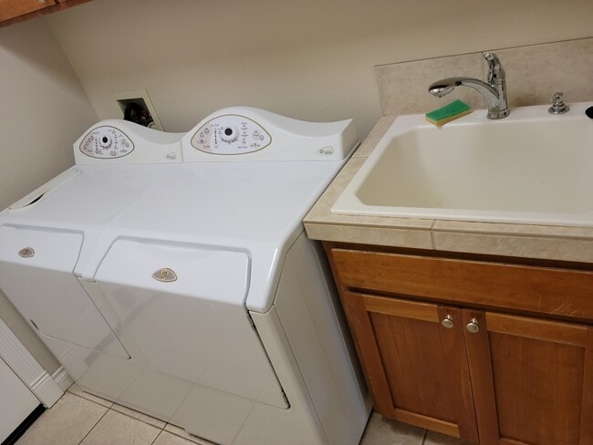 Building Photo - 12 Camberwell Ct