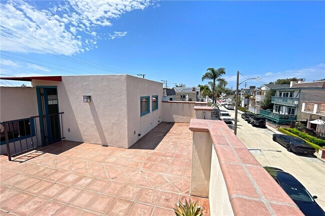 Building Photo - 450 31st St