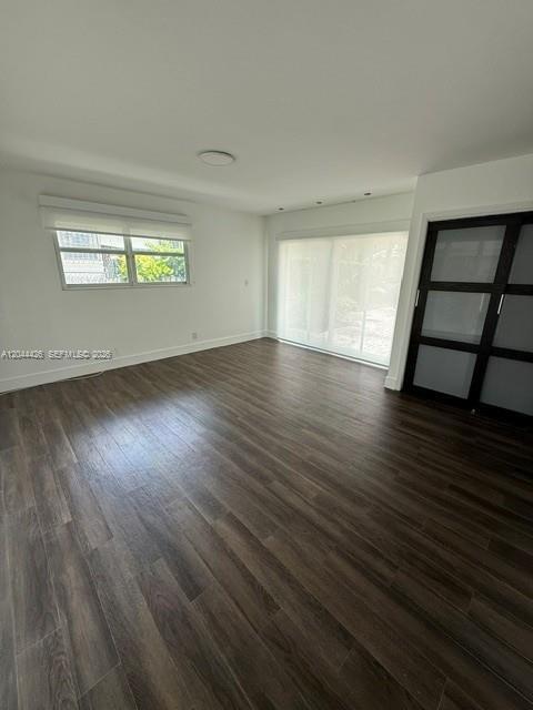 Building Photo - 1047 NE 84th St