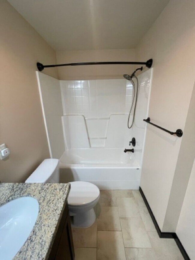 Building Photo - Extremely Gorgeous 3 Bedroom Home for Rent in Lynnwood