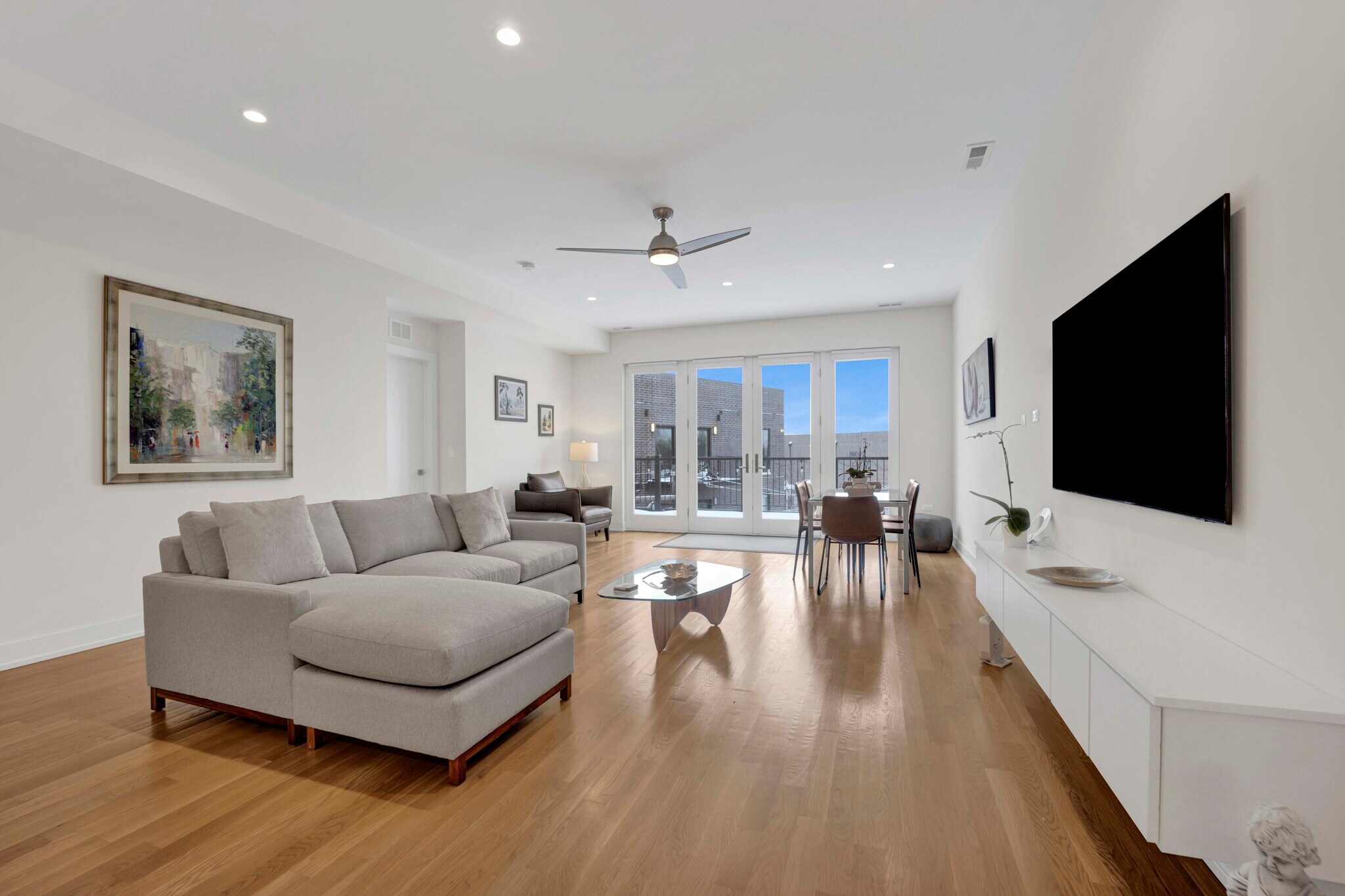 Building Photo - 4024 N Lincoln Ave