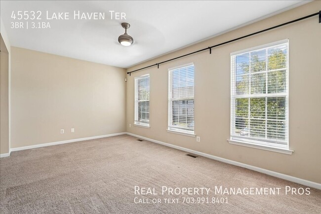 Building Photo - 45532 Lake Haven Terrace