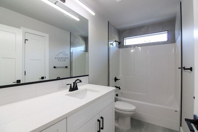 Building Photo - 723 Rio Vista Loop