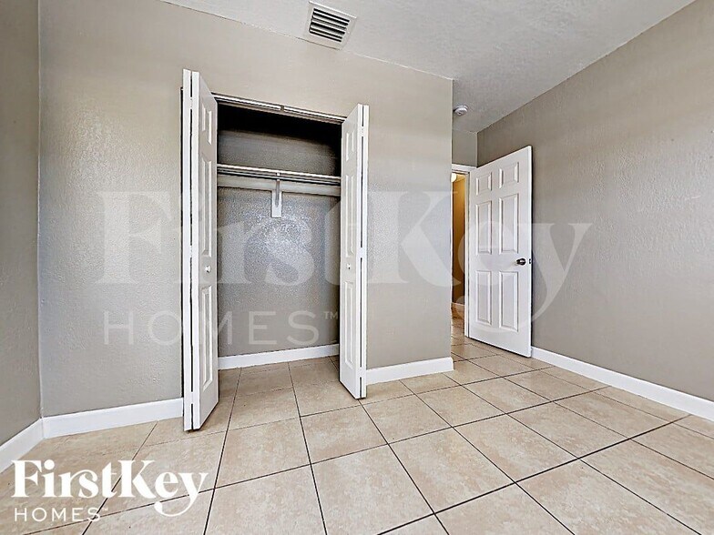 Building Photo - 17800 NW 28th Ct