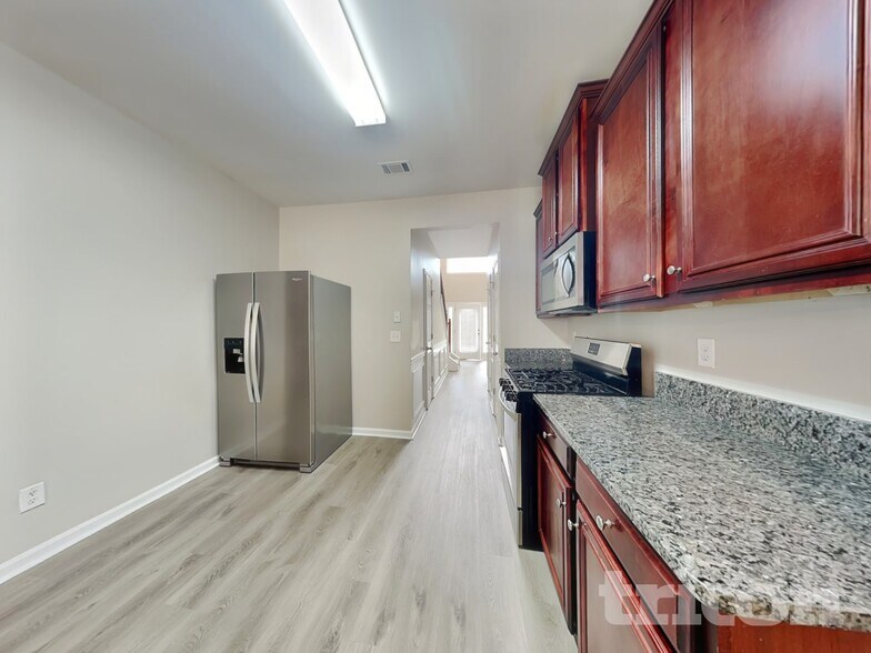 Building Photo - 7587 Poplar Falls St