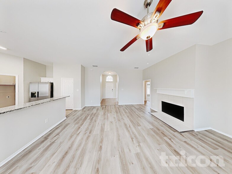 Building Photo - 1013 Kingsley Dr
