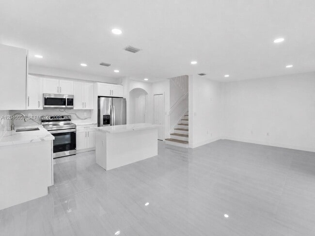 Building Photo - 2802 SW 128th Way