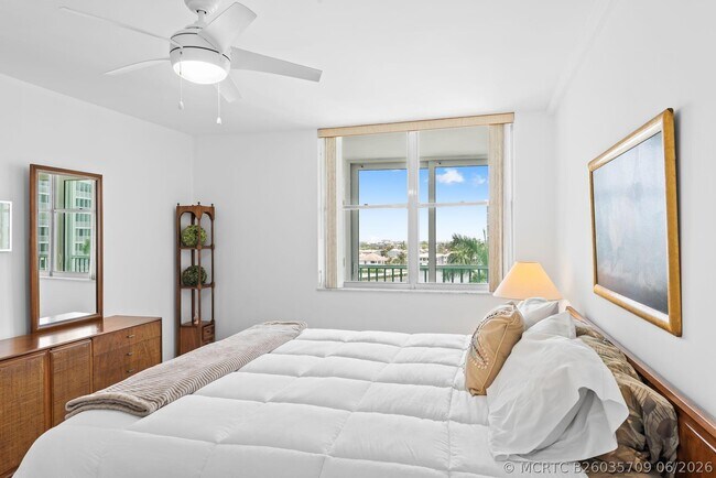 Building Photo - 3300 S Ocean Blvd