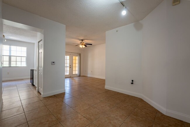 Building Photo - 10873 Windsor Walk Dr