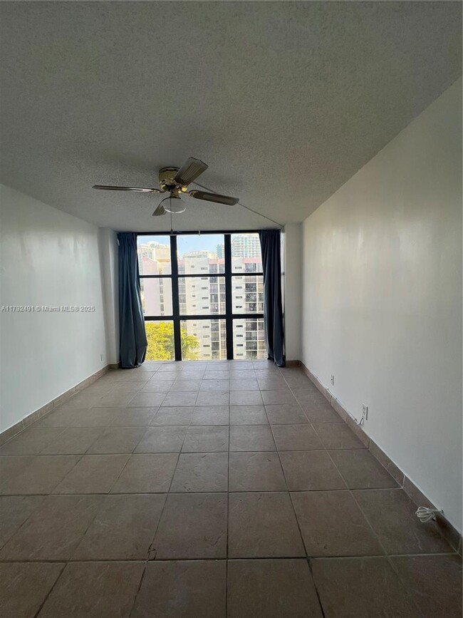 Building Photo - 17011 N Bay Rd