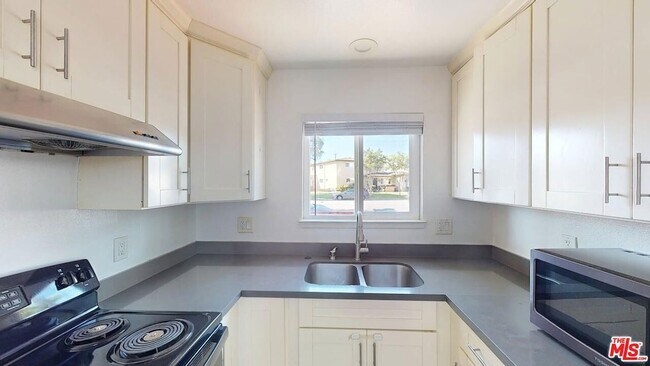 Building Photo - 2129 Monroe St