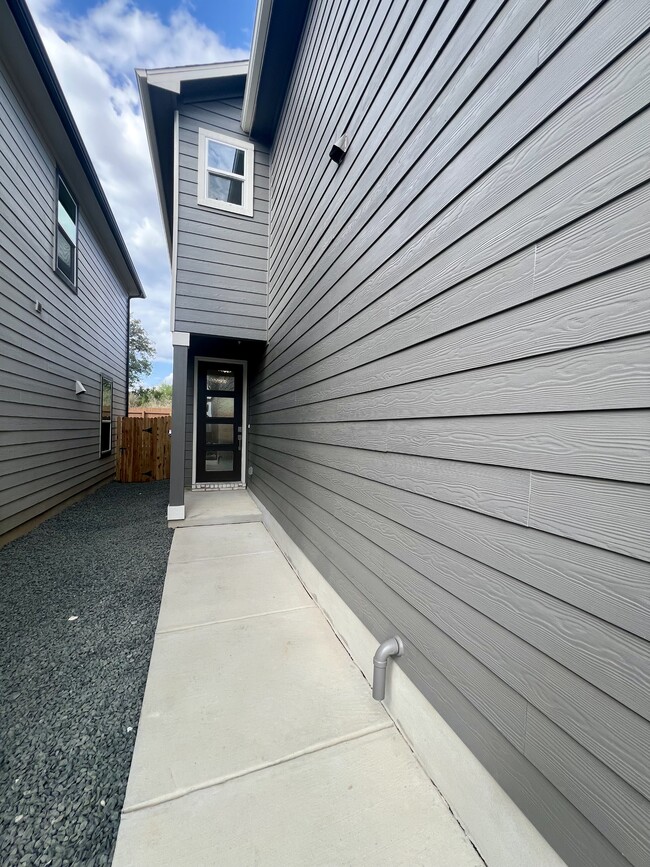 Building Photo - 14839 Vance Jackson Rd