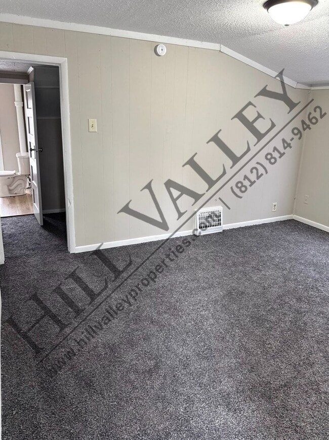 Building Photo - Three Bedroom Home - North