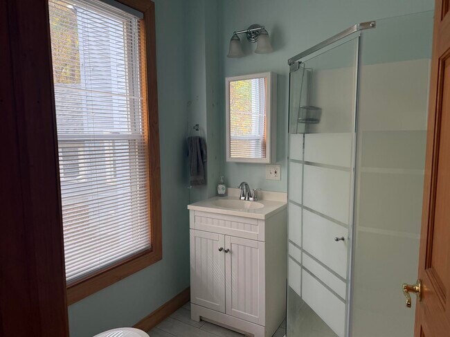 Building Photo - 72 Pawling Ave