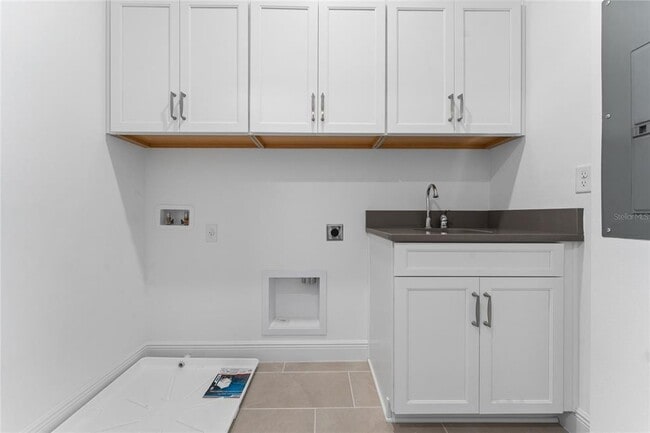 Building Photo - 10065 Peebles St