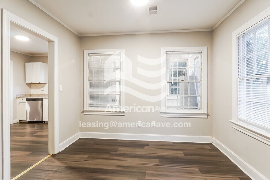 Building Photo - 1503 18th E St