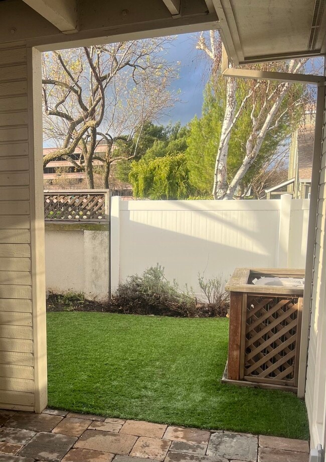 Building Photo - 5601 Baldwin Way