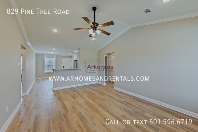 Building Photo - 829 Pine Tree Rd