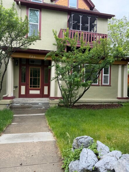 Building Photo - 725 Holter St