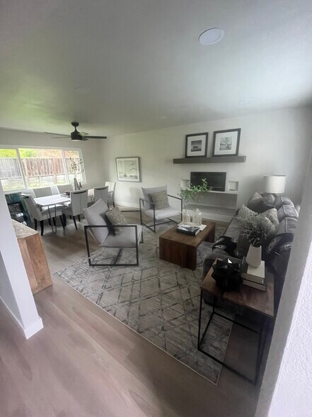 Building Photo - 483 Rinconada Ct