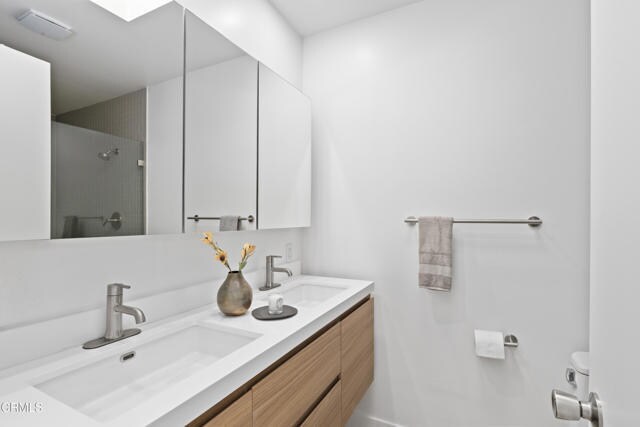 Building Photo - 3832 E Casselle Ave