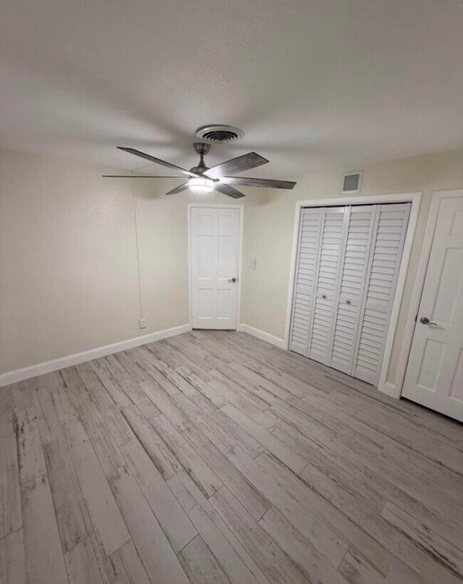 Building Photo - 3393 NE Sandra Dr