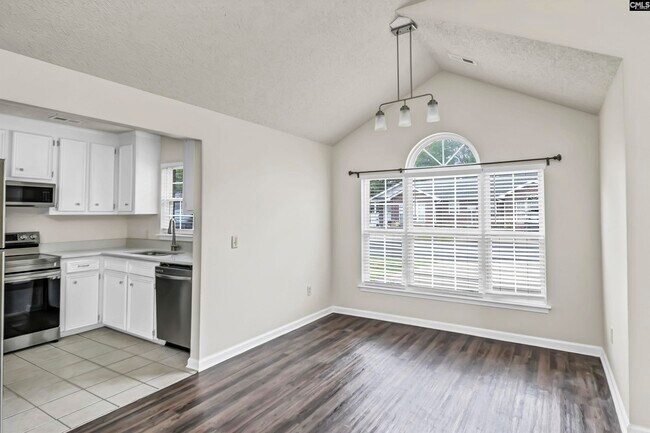 Building Photo - 107 Hutto Hill