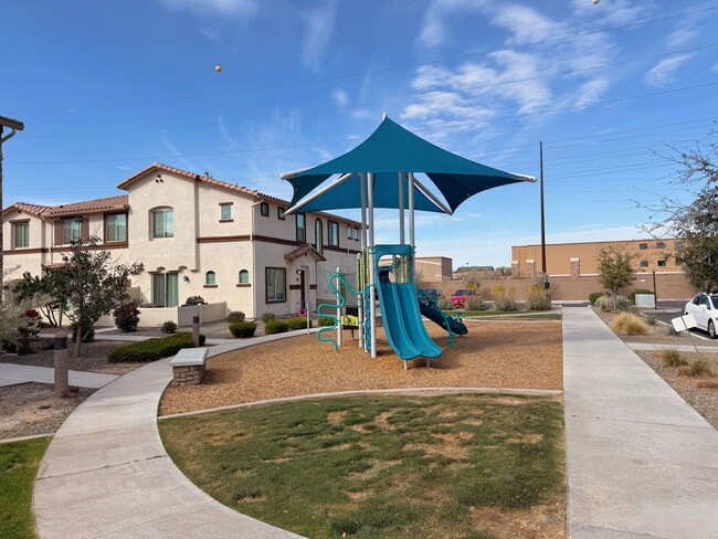 Building Photo - 4100 S Pinelake Way