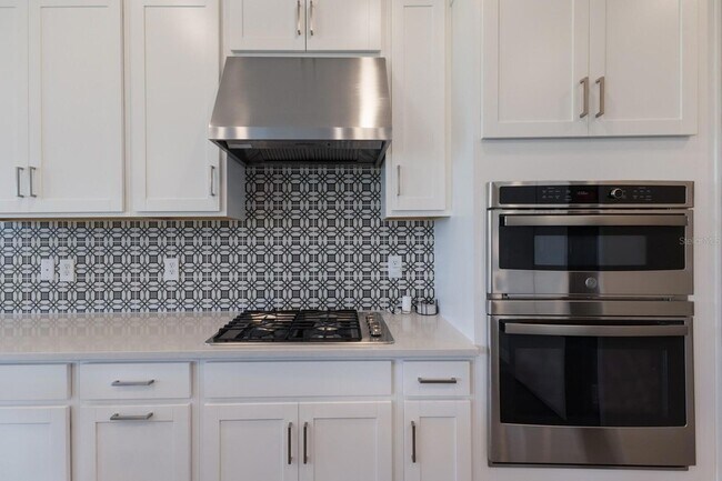 Building Photo - 9312 Tequila Sunrise Dr