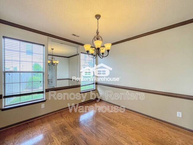 Building Photo - 601 Whisper Walk