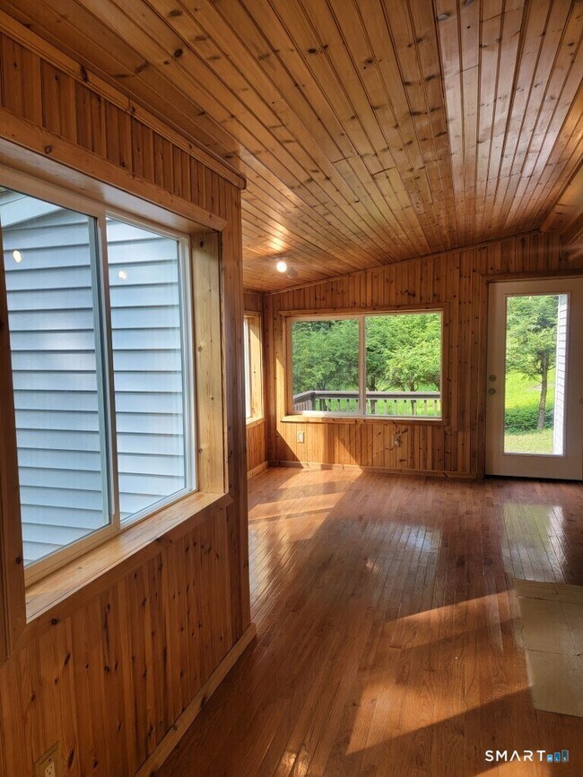 Building Photo - 116 Green Pond Rd