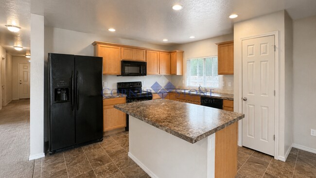 Building Photo - $500 OFF FIRST MONTHS RENT! MOVE IN TODAY!