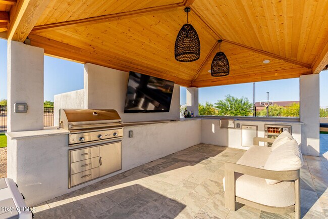 Building Photo - 13924 Dyer Ln