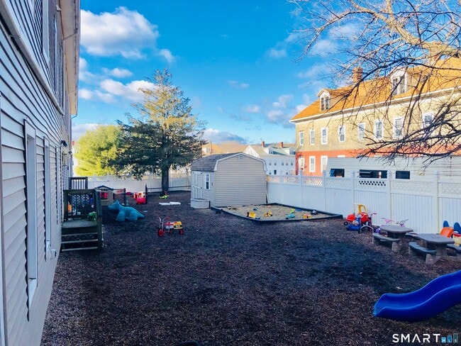 Building Photo - 7 Market Ln