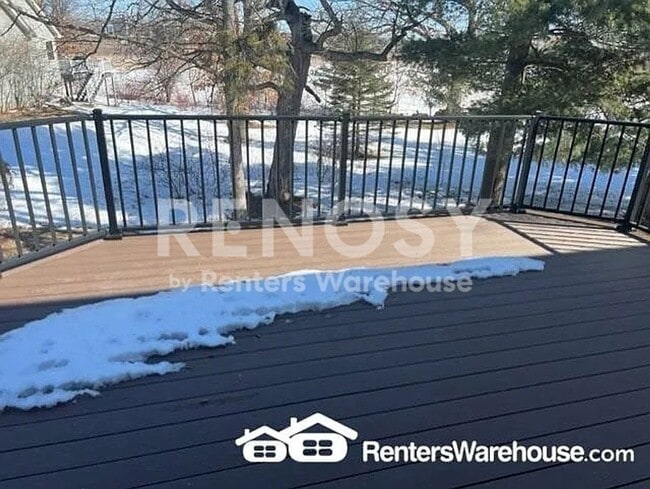 Building Photo - Available June 1st 6 Bedroom 4 Bath Single Family Home in Oakdale