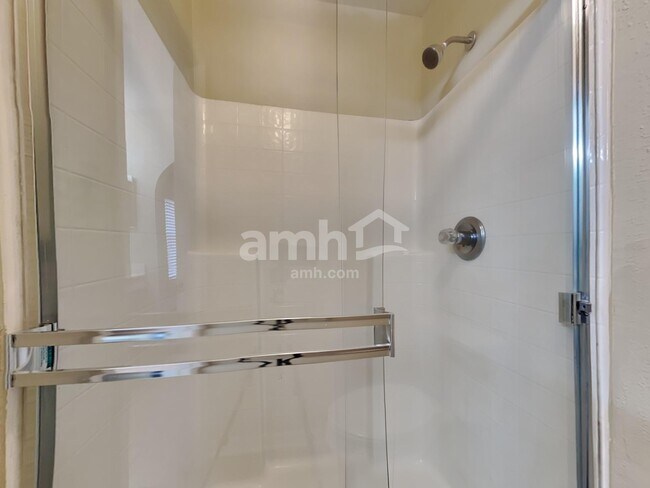 Building Photo - 3416 Lawn Tennis Dr