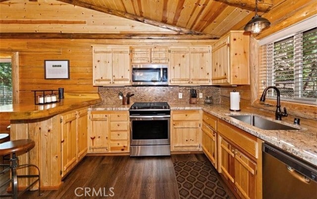 Building Photo - 1793 Columbine Dr