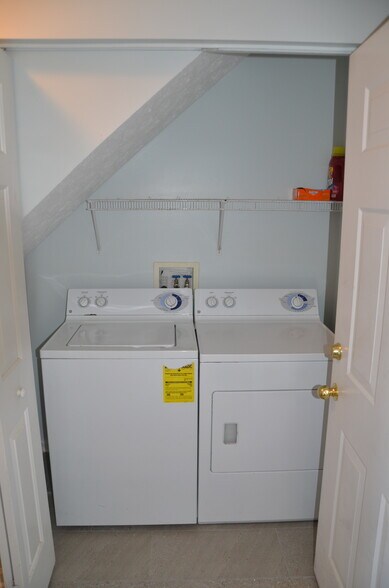 Building Photo - 311 Emerson Ln