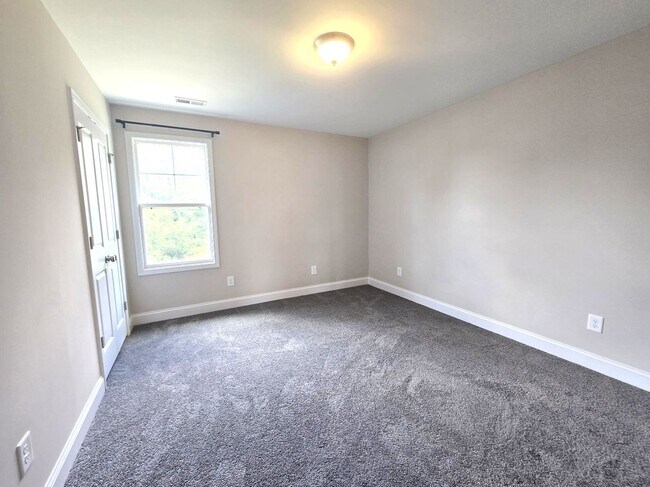 Building Photo - Raeford Rental