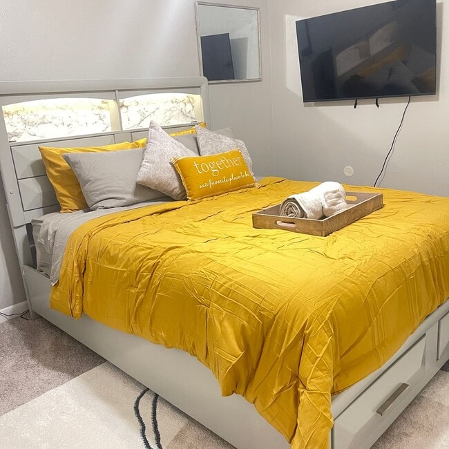 Building Photo - Spacious 2/2 Partially Furnished Close to FSU, FAMU. Available May 1, 2026.