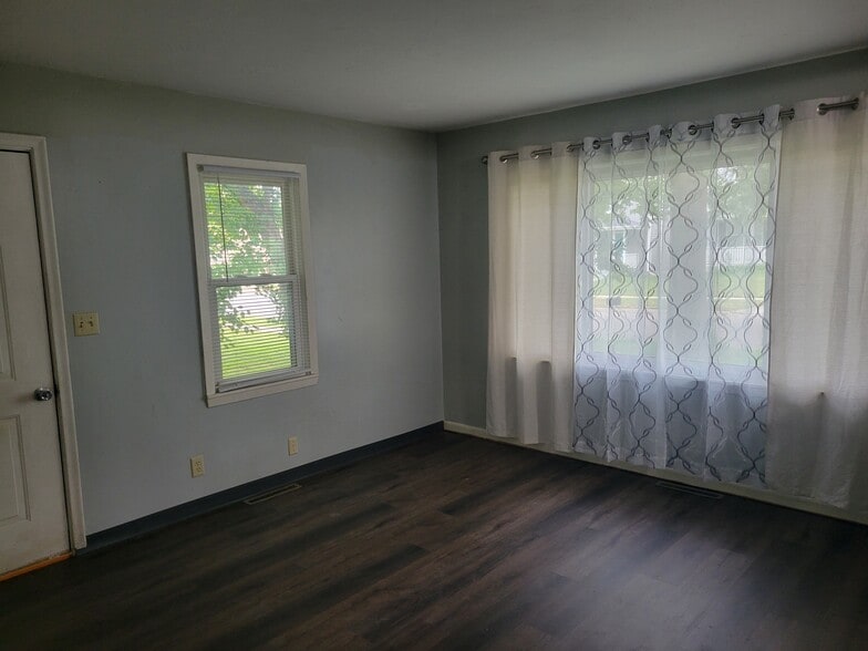Living Room - 5050 Dudley St