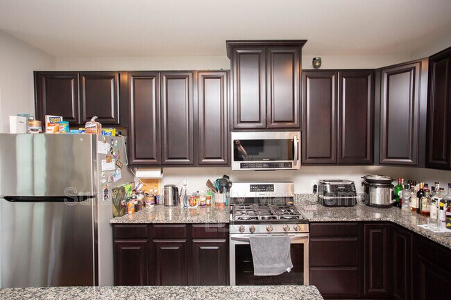 Building Photo - 172 Fela Dr