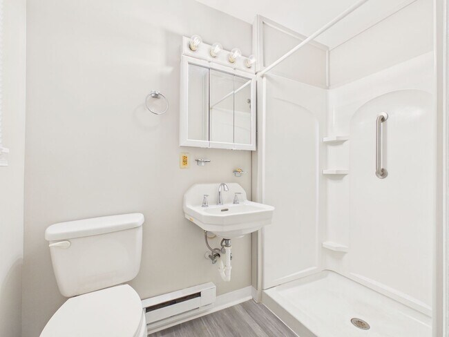 Building Photo - 1924-1926 State St